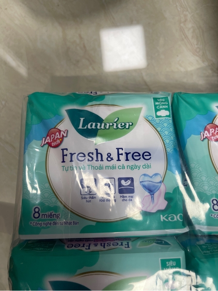 Laurier fresh&free 8miếng