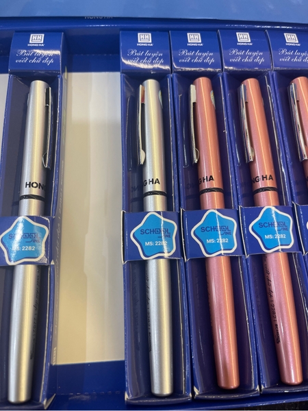 2282 - Bút Máy Nét Hoa Hồng Hà