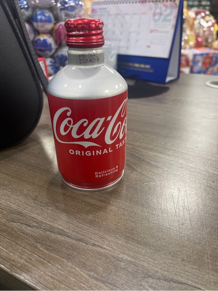 Coca Nhật Nắp Vặn 300ml