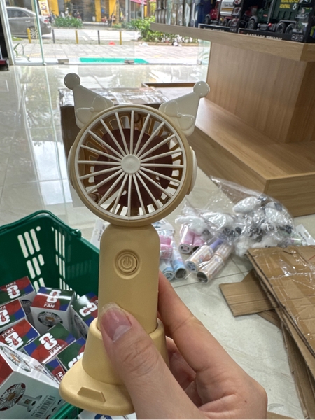 Quạt tích điện tai Kumi QT07