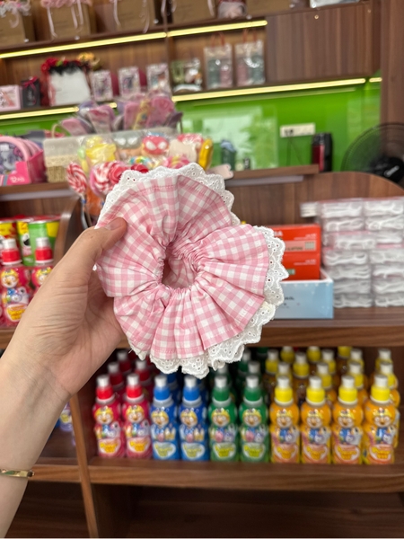 Scrunchies caro hồng 4 lớp