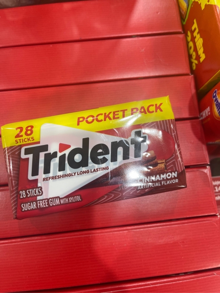 KẸO GUM TRIDENT KHÔNG ĐƯỜNG - VỊ QUẾ (28 TÉP)