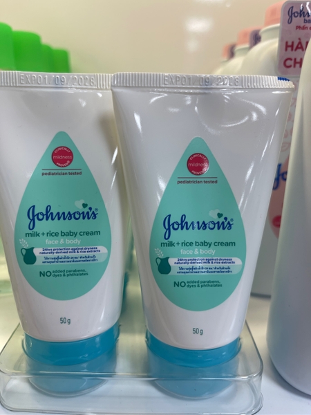 Kem Dưỡng Ẩm Johnson's Xanh 50g