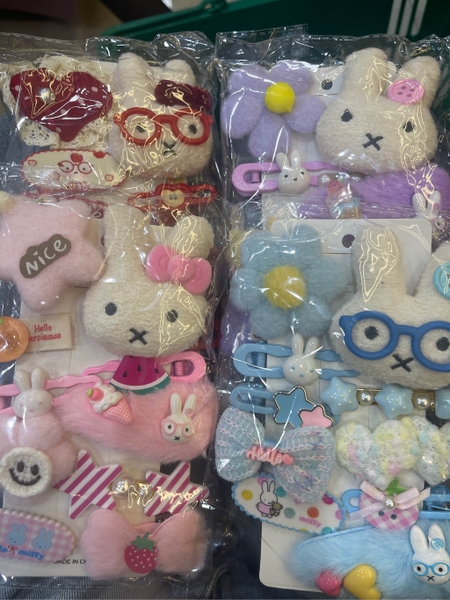 Vỉ 10 Kẹp Thỏ Nhiều Màu