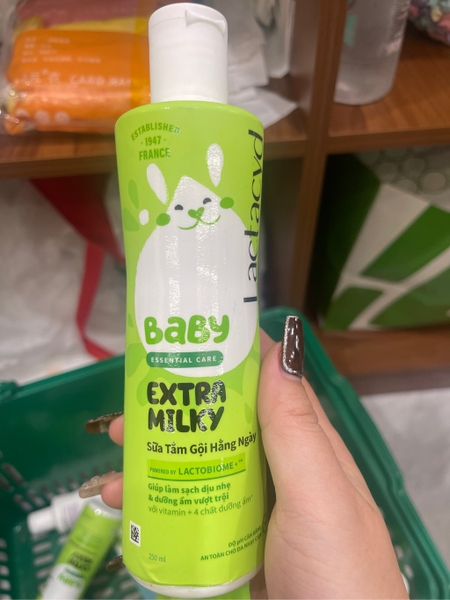 Sữa Tắm Gội Lactacyd Baby