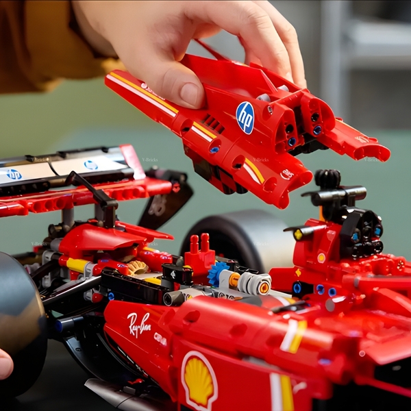Mô Hình Xe LEGO F1 Ferrari SF‑24 Tỉ Lệ 1:8