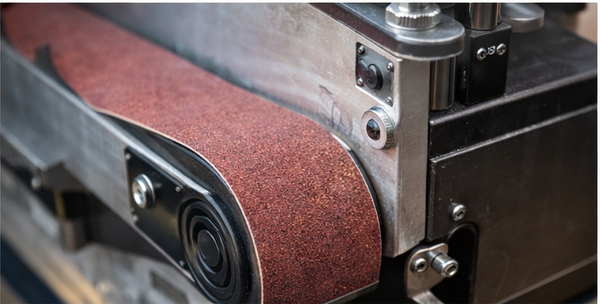 Băng nhám dùng trong máy chà nhám công nghiệp xử lý gỗ