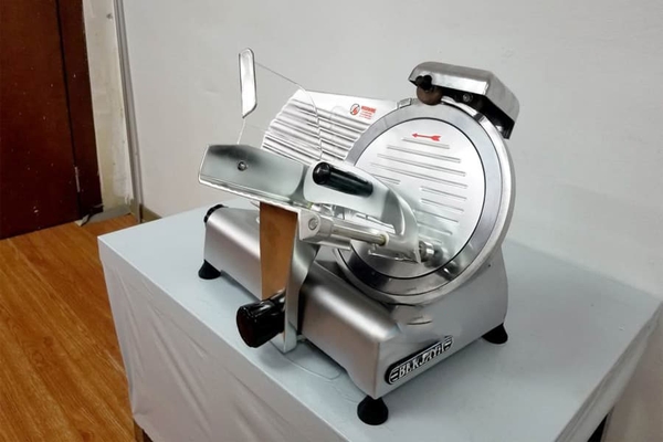 Máy Thái Thịt Berjaya BJY-SM250-EN Dao 250mm