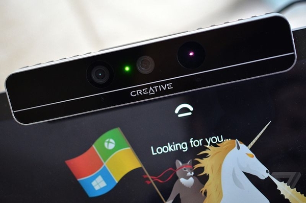 Công nghệ nhận diện khuôn mặt Windows Hello Face trên laptop