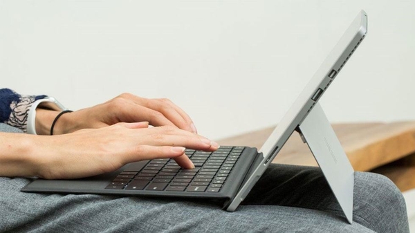 Chiếc Laptop Lai Tablet 2 in 1 Tốt Nhất Hiện Nay