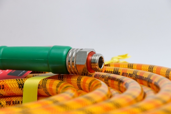 Ống nhựa PVC Oshima 6.5mm x 50m Vàng