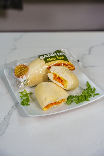Bánh mì men tươi phô mai trứng muối