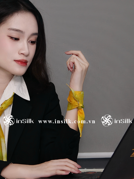 Khăn lụa tơ tằm | khăn Twilly | InSilk - Oanh Vân (vàng, xanh lá)