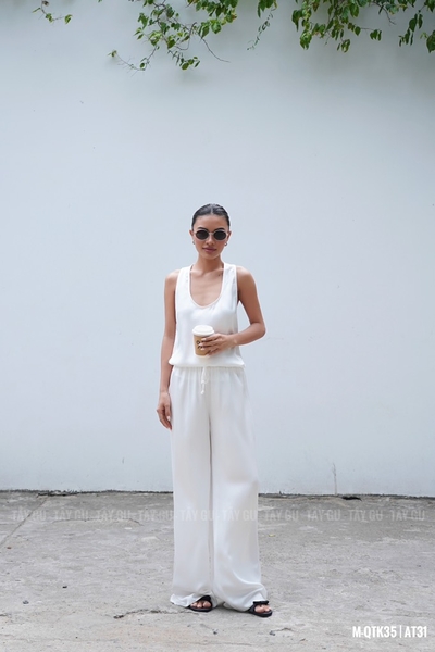 Áo Lụa Ba Lỗ Cổ Chữ U Sâu Khoét Lưng MIANA Taygu | AT31