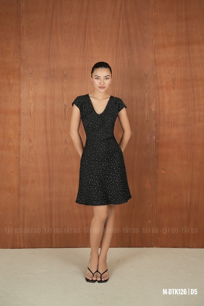 Đầm Lụa Ngắn Tay Ngắn Cổ V CELYN Taygu | DTK126