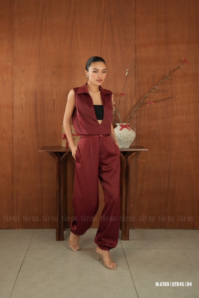 Áo Lụa Đỏ Cổ V Sát Nách ERA Taygu | AT69