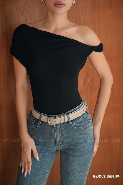 Áo Trễ Vai Xoắn Đen BAERE Taygu | AM503