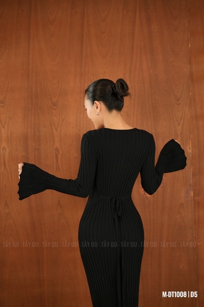 Đầm Len Gân Cổ V Tay Xòe SWAN Taygu | DT1008