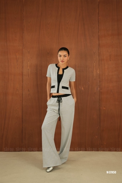 Áo Sọc Viền Đen Cổ Tròn Có Nút Tay Ngắn PATI Taygu | AT57