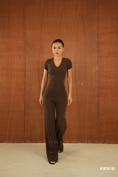 Jumpsuit Thun Nâu Ống Suông Có Tay Cổ Tim JUNA Taygu | JTK19