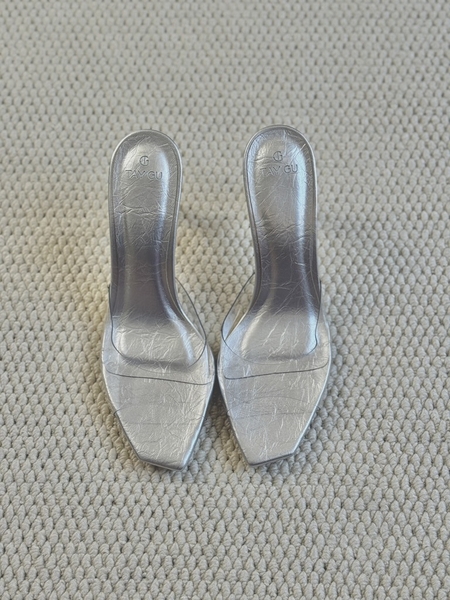 Guốc Cao Gót Quai Trong Mũi Vạt Xéo 9cm AMER Taygu | D8