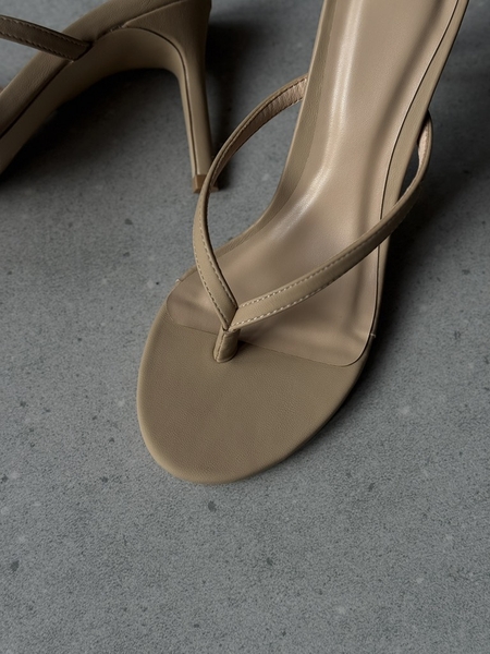 Guốc Cao Gót Xỏ Ngón Mũi Tròn 9cm KYLIE Taygu | D9