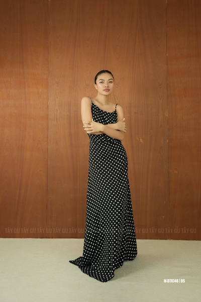 Đầm Maxi Chấm Bi Hai dây Hở Lưng ISHA Taygu | DTK146