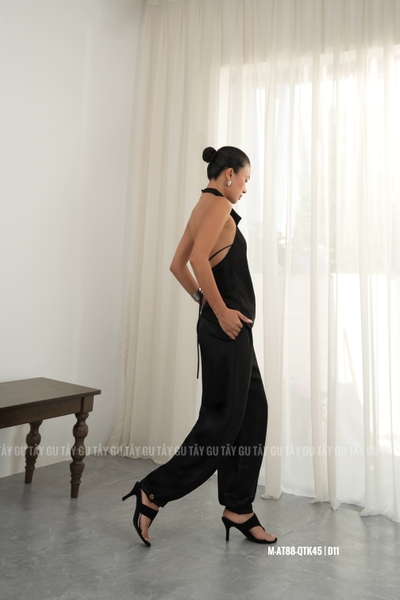 Áo Lụa Đen Cổ Đổ Hở Lưng Gợi Cảm ATALI Taygu | AT88