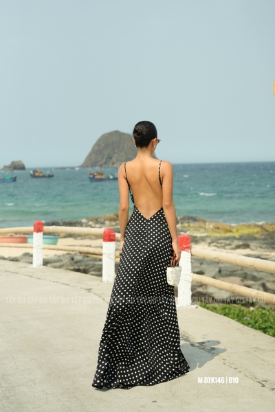 Đầm Maxi Chấm Bi Hai dây Hở Lưng ISHA Taygu | DTK146