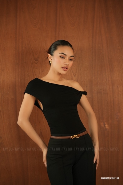 Áo Trễ Vai Xoắn Đen BAERE Taygu | AM503