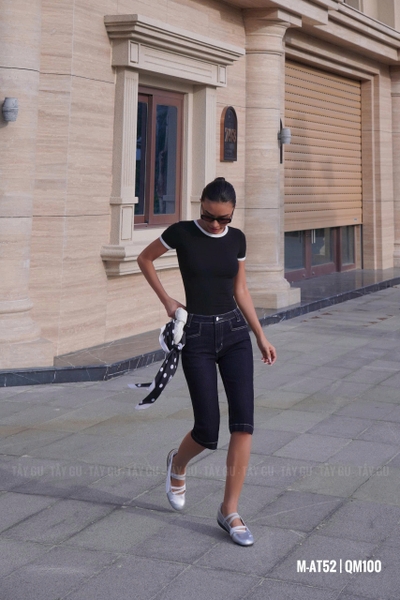 Áo Thun Tay Ngắn Đen Viền Trắng Đơn Giản IRIN Taygu | AT52