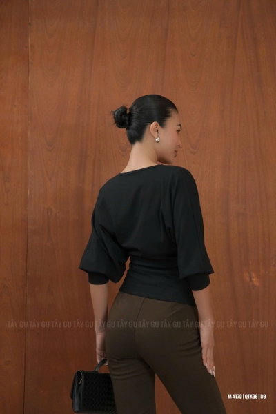 Áo Thun Đen Tay Dài Thiết Kế Bồng Cổ V MAVA Taygu | AT70