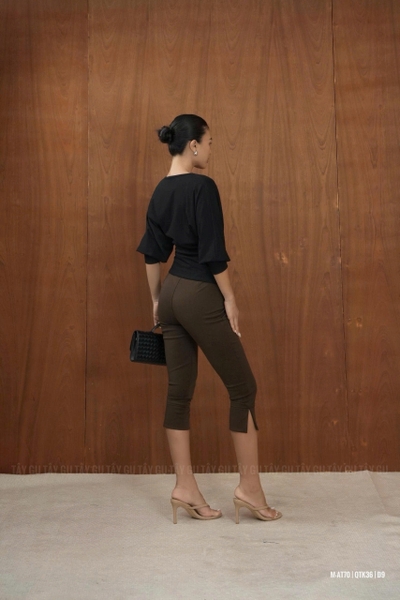 Áo Thun Đen Tay Dài Thiết Kế Bồng Cổ V MAVA Taygu | AT70