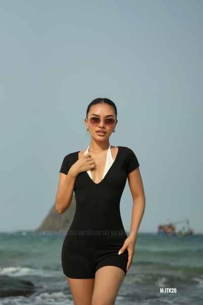 (Size M) Set Jum Đen Phối Áo Bra Cổ Yếm Taygu | JTK26