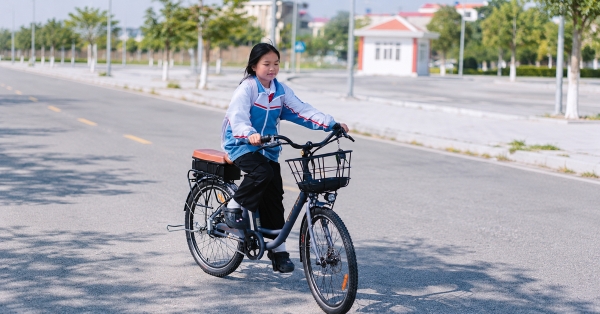Xe đạp trợ lực cho học sinh: Bố mẹ cần lưu ý gì khi chọn xe?