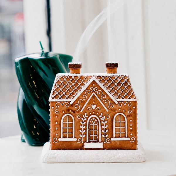 CHRISTMAS Decoration - Gingerbread House Incense Burner