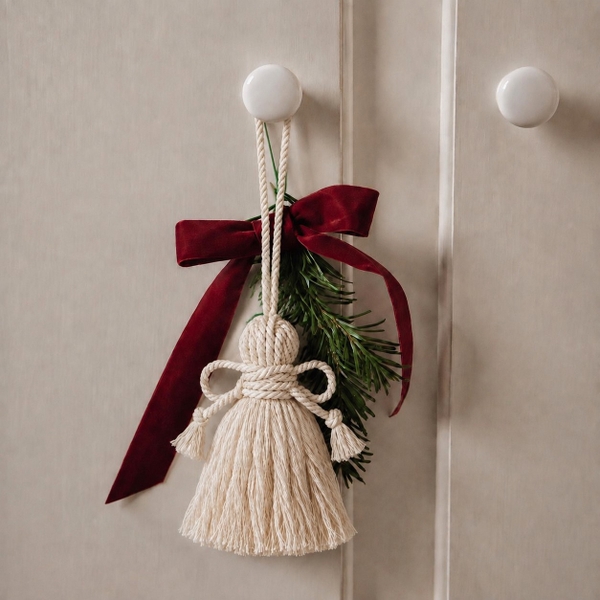 Macrame CHRISTMAS Ornament - Tassel in White