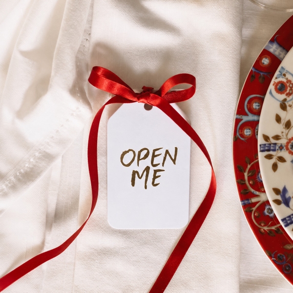 WHITE RABBIT LETTER PRESS - 'Open Me' Christmas Gift Tag
