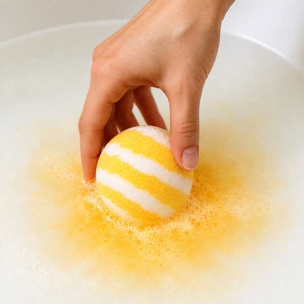 LABBI - ‘Herbal Grass’ Fizzy Bath Bomb