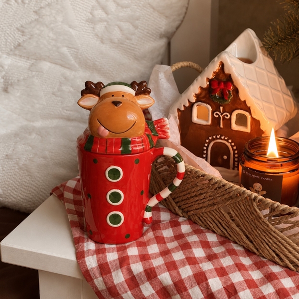 CHRISTMAS - Ceramic Tall Mug With Lid in Reindeer