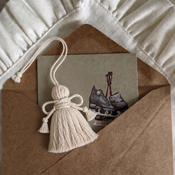 Macrame CHRISTMAS Ornament - Tassel in White