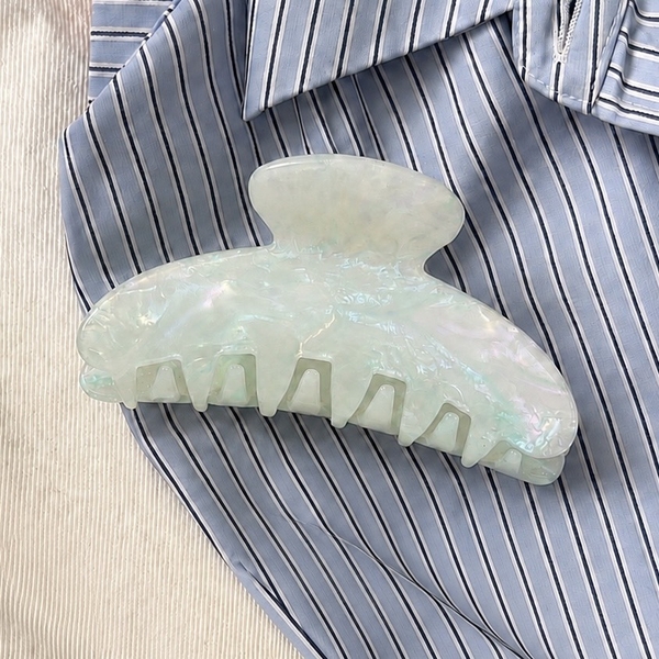 HAIR ACCESSORY - Heirloom Hair Claw in Shimmer Mint Pearl