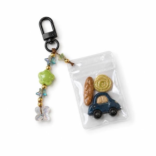 LINDO CRAFTS - Black Car Ceramic Keychain