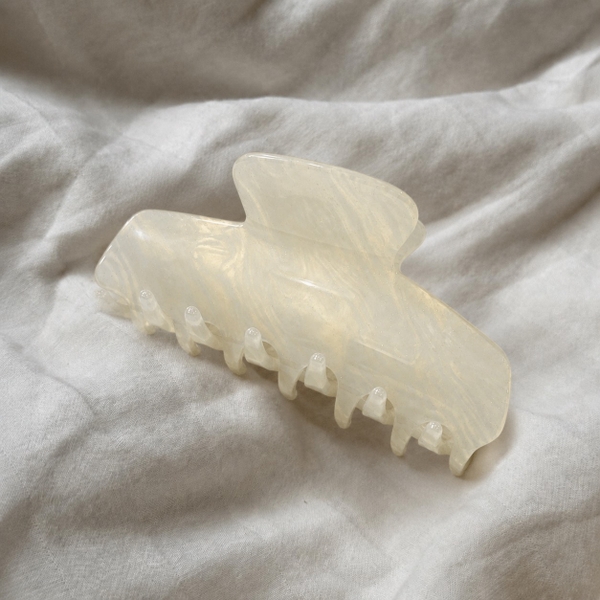 HAIR ACCESSORY - Heirloom Hair Claw in Shimmer Ivory
