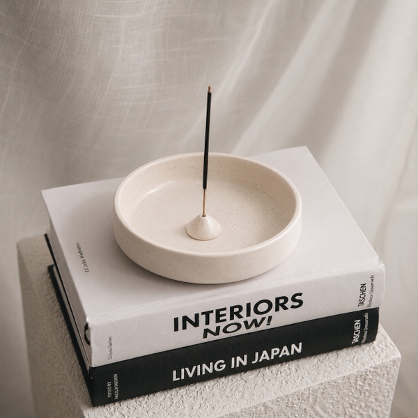 BÁT TRÀNG CERAMIC - Round Incense Holder in Pepper