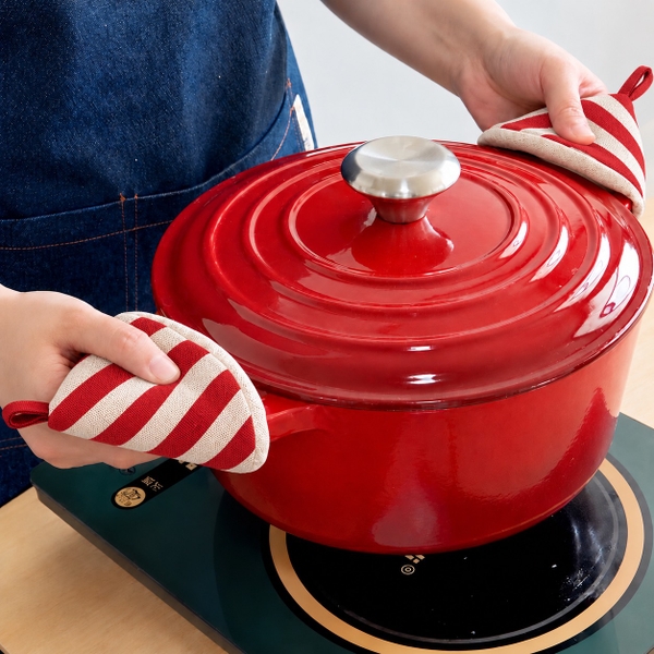 KITCHENWARE - Cone Pot Holder in Red Stripe