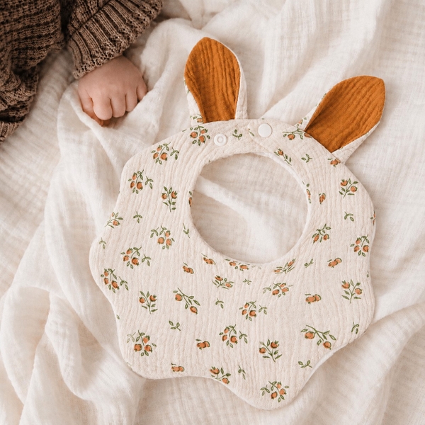 KID & BABY - Muslin Bunny Bib in Tiny Brown Flower
