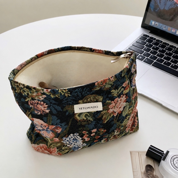 MAKE UP PURSE - Rose Tapestry