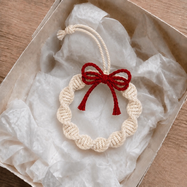 Macrame Christmas Ornament - Wreath in White With Red Bow