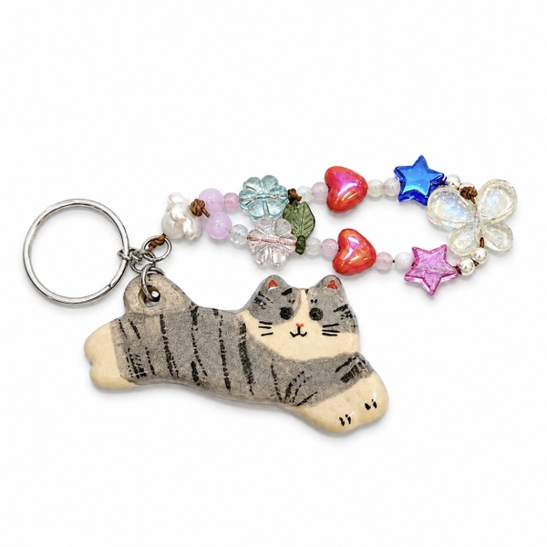 LINDO CRAFTS - Grey Tabby Cat Ceramic Keychain